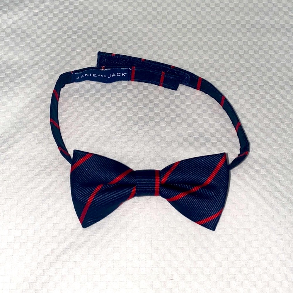 Classic kid bow tie by Janie and Jack